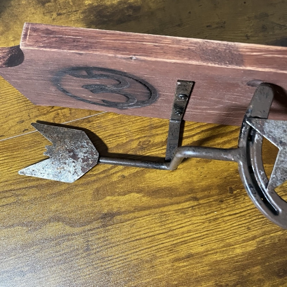 Vintage Western Cast Metal Arrow Head Horseshoe Star Wall Mount Shelf 18" x 5" - Picture 10 of 10